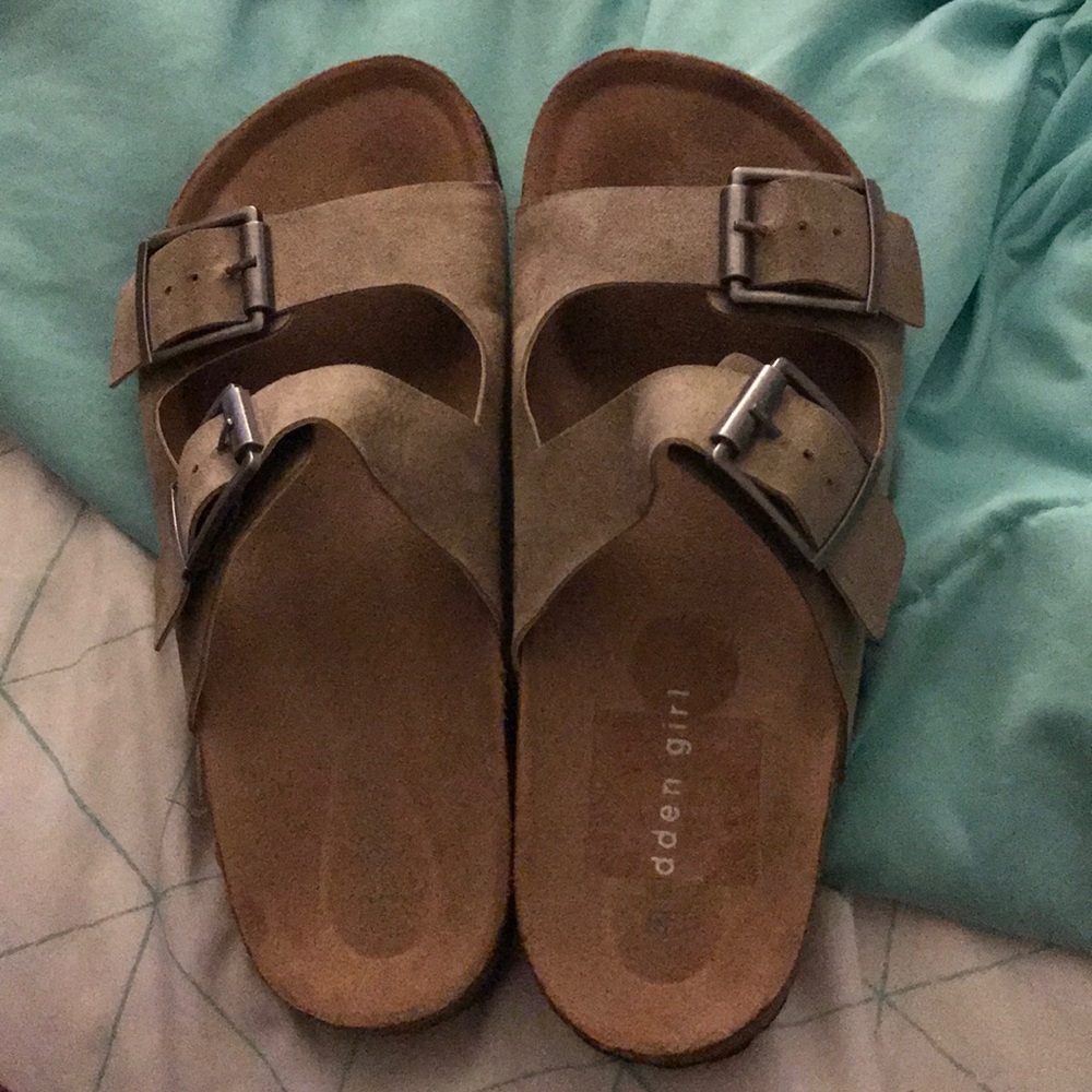 Buckle sandals